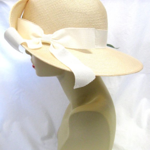 Vintage Beige Straw Hat with Raised Front Brim and Yellow Rose Adornment - Picture 5 of 6